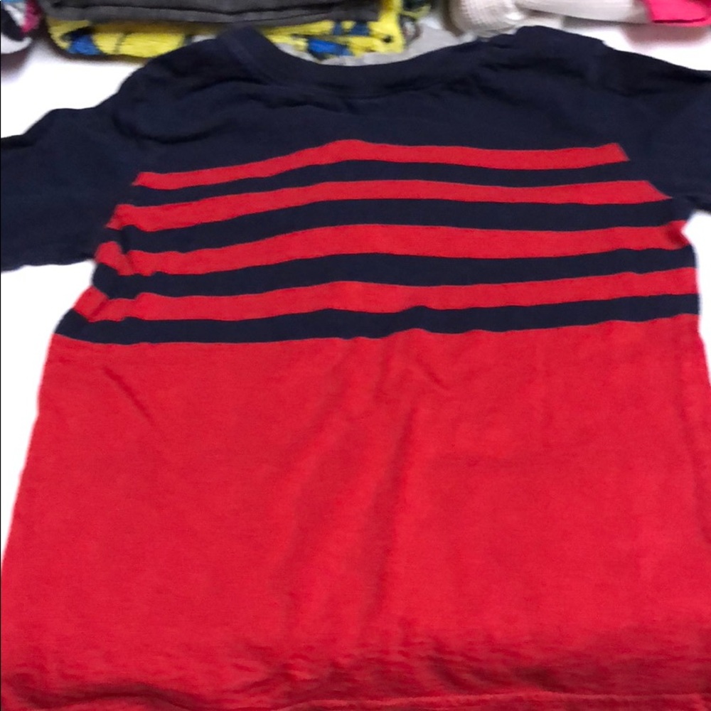 4/$25🌟🌟EUC long sleeve hooded T-shirt